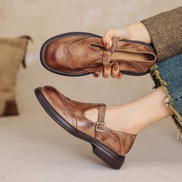 Fashion Women's Flat British Style Leather Shoes - Image 1