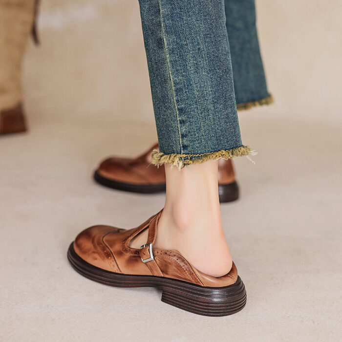 Fashion Women's Flat British Style Leather Shoes - Image 5