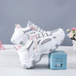 New Mesh Surface Clunky Sneakers Soft Sole Sneakers - Image 3